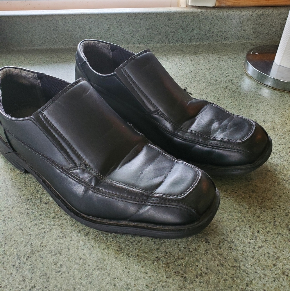 Mens Shoes - Picture 2 of 5